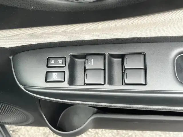 日産 ノート e－パワー X 島根県 2018(平30)年 6.1万km ダークメタルグレー 純正メモリナビ　/フルセグＴＶ　/Ｂｌｕｅｔｏｏｔｈ　/バックカメラ　/ＥＴＣ　/レーンアシスト　/衝突軽減システム　/オートライト　/スマートキー/プッシュスタート　　/横滑り防止装置　/純正フロアマット