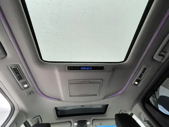 トヨタ アルファード S Cパッケージ 熊本県 2018(平30)年 8万km ホワイトパールクリスタルシャイン モデリスタエアロフル　/サンルーフ　/純正ナビ（ＣＤ・ＤＶＤ・フルセグ・ＢＴ・ＳＤ・ＨＤＭＩ）/バックカメラ　/純正フリップダウンモニター/社外前方ドライブレコーダー　/ビルトインＥＴＣ　/両側パワースライドドア/前席シートヒーター/前席エアーシート/前席パワーシート/ステアリングヒーター/オットマン/衝突軽減ブレーキ/横滑り防止/前後クリアランスソナー/デジタルインナーミラー/純正フロアマット/純正１８インチAW/オートライト/三眼LEDヘッドライト/オートマチックハイビーム/フォグライト/スマートキー/プッシュスタート/取扱説明書