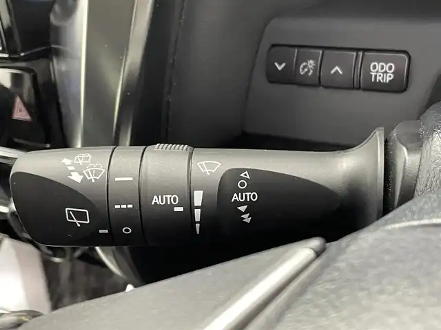 トヨタ アルファード S Cパッケージ 熊本県 2018(平30)年 8万km ホワイトパールクリスタルシャイン モデリスタエアロフル　/サンルーフ　/純正ナビ（ＣＤ・ＤＶＤ・フルセグ・ＢＴ・ＳＤ・ＨＤＭＩ）/バックカメラ　/純正フリップダウンモニター/社外前方ドライブレコーダー　/ビルトインＥＴＣ　/両側パワースライドドア/前席シートヒーター/前席エアーシート/前席パワーシート/ステアリングヒーター/オットマン/衝突軽減ブレーキ/横滑り防止/前後クリアランスソナー/デジタルインナーミラー/純正フロアマット/純正１８インチAW/オートライト/三眼LEDヘッドライト/オートマチックハイビーム/フォグライト/スマートキー/プッシュスタート/取扱説明書