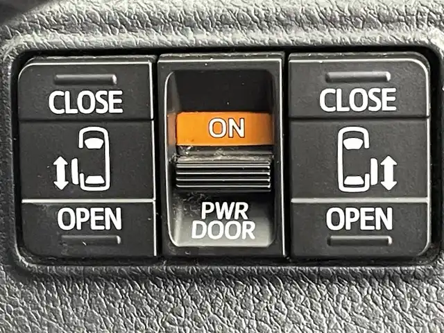 トヨタ シエンタ ハイブリッド G 熊本県 2016(平28)年 5.3万km レッドマイカM 純正ナビNSCD-W66（ＣＤ・ＤＶＤ・ＢＴ）/バックカメラ　/ビルトインＥＴＣ　/両側パワースライドドア　/衝突軽減ブレーキ　/レーンキープアシスト　/横滑り防止　/純正フロアマット　/純正１５インチＡＷ　/オートライト/LEDヘッドライト/スマートキー/プッシュスタート/スペアキー1本/取扱説明書