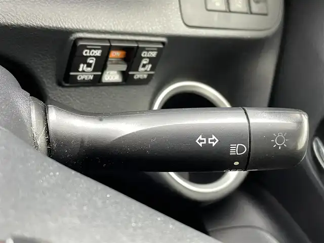 トヨタ シエンタ ハイブリッド G 熊本県 2016(平28)年 5.3万km レッドマイカM 純正ナビNSCD-W66（ＣＤ・ＤＶＤ・ＢＴ）/バックカメラ　/ビルトインＥＴＣ　/両側パワースライドドア　/衝突軽減ブレーキ　/レーンキープアシスト　/横滑り防止　/純正フロアマット　/純正１５インチＡＷ　/オートライト/LEDヘッドライト/スマートキー/プッシュスタート/スペアキー1本/取扱説明書