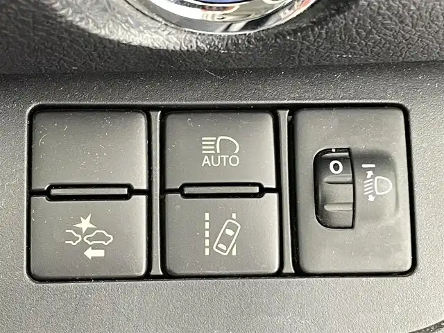 トヨタ シエンタ ハイブリッド G 熊本県 2016(平28)年 5.3万km レッドマイカM 純正ナビNSCD-W66（ＣＤ・ＤＶＤ・ＢＴ）/バックカメラ　/ビルトインＥＴＣ　/両側パワースライドドア　/衝突軽減ブレーキ　/レーンキープアシスト　/横滑り防止　/純正フロアマット　/純正１５インチＡＷ　/オートライト/LEDヘッドライト/スマートキー/プッシュスタート/スペアキー1本/取扱説明書