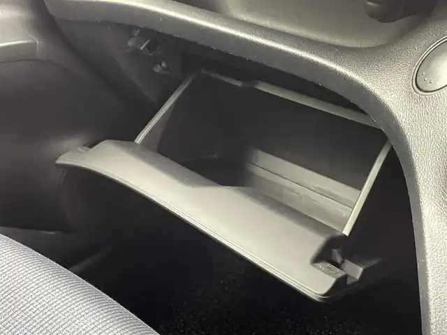 トヨタ シエンタ ハイブリッド G 熊本県 2016(平28)年 5.3万km レッドマイカM 純正ナビNSCD-W66（ＣＤ・ＤＶＤ・ＢＴ）/バックカメラ　/ビルトインＥＴＣ　/両側パワースライドドア　/衝突軽減ブレーキ　/レーンキープアシスト　/横滑り防止　/純正フロアマット　/純正１５インチＡＷ　/オートライト/LEDヘッドライト/スマートキー/プッシュスタート/スペアキー1本/取扱説明書