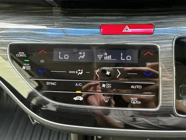 ホンダ オデッセイ アブソルート・EXホンダセンジング 佐賀県 2016(平28)年 6.5万km クリスタルブラックパール 無限フルエアロ/無限マフラー/ホンダセンシング/ブラインドスポットインフォメーション/純正8型ナビ/・バックカメラ/・フルセグTV/BT/CD/DVD/アルパイン後席モニター(接続確認できず）/ハーフレザーシート/パワーシート/両側パワースライドドア/純正エンジンスターター/ETC/LEDヘッドライト/オートライト/社外前後ドラレコ(ZDR035)/社外フロント/左サイドカメラ/社外パワーバックドア/フロント3面断熱フィルム(証明書あり)/スペアキー×１/取扱説明書/保証書