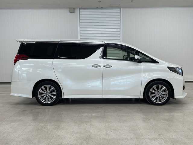 トヨタ アルファード S Aパッケージ タイプブラック 熊本県 2017(平29)年 8.4万km ホワイトパールクリスタルシャイン パイン11型メモリナビ（ＤＶＤ/ＣＤ/ＢＴ/フルセグ/ラジオ）/アルパインフリップダウンモニター/バックカメラ/ＥＴＣ/前方ドライブレコーダー/クルーズコントロール/両側パワースライドドア/ステアリングスイッチ/オートライト/フォグランプ/衝突軽減システム/横滑り防止装置/前後コーナーセンサー/電動パーキングブレーキ/プッシュスタート/スマートキー×２/社外フロアマット/純正18インチＡＷ/ドアバイザー/ワンオーナー