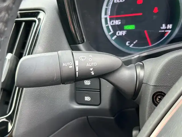 トヨタ クラウン ハイブリッド RS 佐賀県 2018(平30)年 3.6万km ホワイトパールクリスタルシャイン トヨタセーフティセンス/・プリクラッシュセーフティ/・レーダークルーズコントロール/・レーントレーシングアシスト/・オートマチックハイビーム/クリアランスソナー/パーキングサポートブレーキ/純正メーカーナビ/・バックカメラ/・フルセグTV/BT/CD/DVD/純正ドライブレコーダー/純正18インチAW/LEDヘッドライト/フォグランプ/前席シートヒーター/革巻きステアリング/パドルシフト/ステアリングヒーター/電動コラム/電動パーキングスイッチ/スペアキー×1