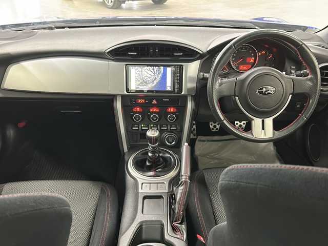 スバル ＢＲＺ S 長崎県 2013(平25)年 8.3万km WRブルーマイカ 社外メモリナビ/（フルセグ/CD/Bluetooth）/バックカメラ/6速マニュアル/純正HIDヘッドライト/純正17インチアルミホイール/オートライト/横滑り防止装置/電動格納ミラー/純正フロアマット/カーテンエアバック