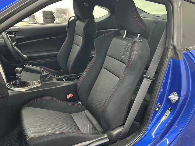 スバル ＢＲＺ S 長崎県 2013(平25)年 8.3万km WRブルーマイカ 社外メモリナビ/（フルセグ/CD/Bluetooth）/バックカメラ/6速マニュアル/純正HIDヘッドライト/純正17インチアルミホイール/オートライト/横滑り防止装置/電動格納ミラー/純正フロアマット/カーテンエアバック