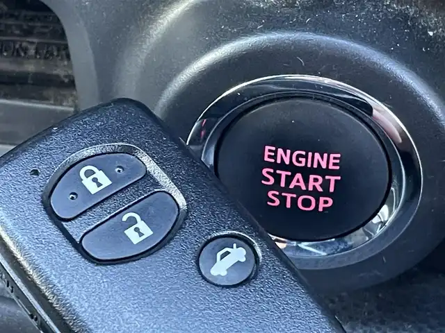 トヨタ ８６ GT リミテッド 東京都 2014(平26)年 5.4万km クリスタルホワイトパール 純正ナビ/Bluetooth/バックカメラ/シートヒーター/ETC/パドルシフト/横滑り防止装置/ドライブモードセレクトスイッチ/ワンオーナー/オートライト/キセノンライト/プッシュスタート