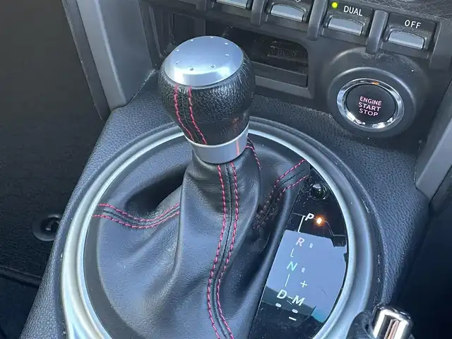 トヨタ ８６ GT リミテッド 東京都 2014(平26)年 5.4万km クリスタルホワイトパール 純正ナビ/Bluetooth/バックカメラ/シートヒーター/ETC/パドルシフト/横滑り防止装置/ドライブモードセレクトスイッチ/ワンオーナー/オートライト/キセノンライト/プッシュスタート