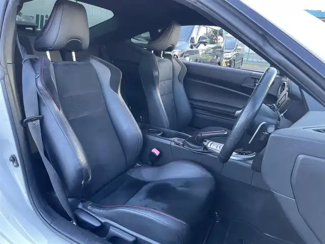 トヨタ ８６ GT リミテッド 東京都 2014(平26)年 5.4万km クリスタルホワイトパール 純正ナビ/Bluetooth/バックカメラ/シートヒーター/ETC/パドルシフト/横滑り防止装置/ドライブモードセレクトスイッチ/ワンオーナー/オートライト/キセノンライト/プッシュスタート