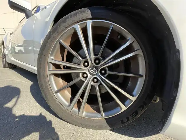 トヨタ ８６ GT リミテッド 東京都 2014(平26)年 5.4万km クリスタルホワイトパール 純正ナビ/Bluetooth/バックカメラ/シートヒーター/ETC/パドルシフト/横滑り防止装置/ドライブモードセレクトスイッチ/ワンオーナー/オートライト/キセノンライト/プッシュスタート