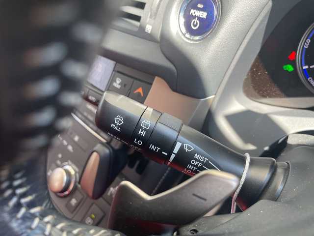 レクサス ＣＴ 200h バージョンC 愛知県 2015(平27)年 4.4万km ブラック 純正ナビ/フルセグ/バックカメラ/赤レザー/シートヒーター/パドルシフト/トノカバー/ＥＴＣ/ステアリングスイッチ/スマートキー/プッシュスタート/純正アルミホイール