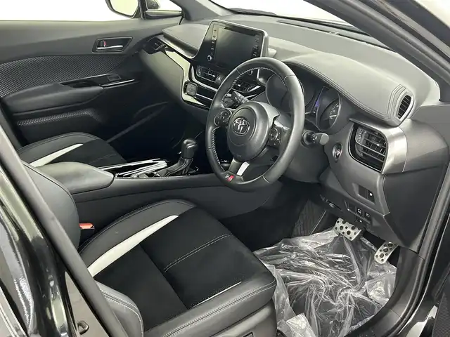 トヨタ Ｃ－ＨＲ S GRスポーツ 埼玉県 2021(令3)年 3万km ブラックマイカ 純正８インチディスプレイオーディオ　Ｂｌｕｅｔｏｏｔｈ　アラウンドビューモニター　シートヒーター　レーダークルーズコントロール　ブラインドスポットモニター　前後ドライブレコーダー スペアキー ETC