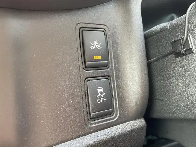 日産 セレナ e－パワー XV 福岡県 2019(平31)年 8.7万km ブリリアントホワイトパール 360°セーフティサポート/コーナーセンサー/アラウンドビュー/バックカメラ/ドラレコ/SDナビ/BT/フルセグTV/SDミュージック/CD/純正ホイール/社外フロアマット/プッシュスタート/スマートキー/スペアキー/両側パワースライドドア/ビルトインETC/オートライト/LED/e-power