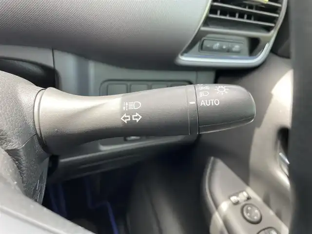 日産 セレナ e－パワー XV 福岡県 2019(平31)年 8.7万km ブリリアントホワイトパール 360°セーフティサポート/コーナーセンサー/アラウンドビュー/バックカメラ/ドラレコ/SDナビ/BT/フルセグTV/SDミュージック/CD/純正ホイール/社外フロアマット/プッシュスタート/スマートキー/スペアキー/両側パワースライドドア/ビルトインETC/オートライト/LED/e-power