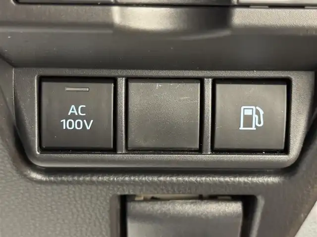 トヨタ プリウス U 群馬県 2023(令5)年 2.6万km グレー セーフティセンス/純正ディスプレイオーディオ/　　BT/フルセグ/USB/Miracast/パノラミックビューモニター/レーダークルーズコントロール/LEDオートライト/オートハイビーム/前席シートヒーター/純正17インチAW/コーナーセンサー/前後ドライブレコーダー/ブラインドスポットモニター/レーンアシスト/オートブレーキホールド/ステアリングスイッチ/オートリトラクタブルミラー/横滑り防止装置/サイド・カーテンエアバッグ/スマートキー/ビルトインETC2.0