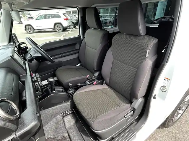スズキ ジムニー XC 愛媛県 2020(令2)年 2.5万km ピュアホワイトP KENWOOD7型ナビ/バックカメラ/ドライブレコーダー/クルーズコントロール/社外マット/前席シートヒーター/衝突被害軽減装置/車線逸脱防止装置/ヒートミラー/電格ミラー/シガーソケット/ヘッドライトウォッシャー/ステアリングリモコン/トランスファーレバー/現状サマー(純正AW）(175/80/R16)/BRIDGESTONE DUELER H/T 684II