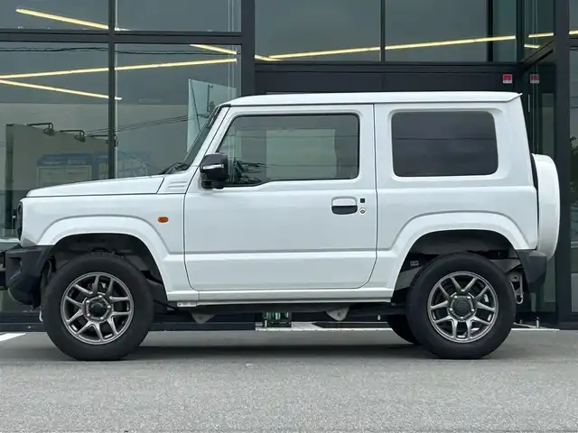 スズキ ジムニー XC 愛媛県 2020(令2)年 2.5万km ピュアホワイトP KENWOOD7型ナビ/バックカメラ/ドライブレコーダー/クルーズコントロール/社外マット/前席シートヒーター/衝突被害軽減装置/車線逸脱防止装置/ヒートミラー/電格ミラー/シガーソケット/ヘッドライトウォッシャー/ステアリングリモコン/トランスファーレバー/現状サマー(純正AW）(175/80/R16)/BRIDGESTONE DUELER H/T 684II