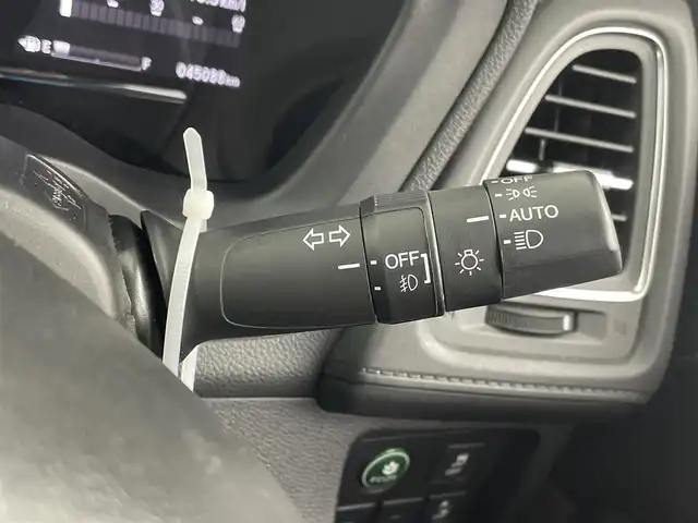 ホンダ ヴェゼル ハイブリッド Z ホンダセンシング 埼玉県 2018(平30)年 4.5万km ミッドナイトブルービームM ホンダセンシング　純正７インチナビ　フルセグＴＶ　Ｂｌｕｅｔｏｏｔｈ　バックカメラ　ブラックハーフレザーシート　前席シートヒーター　革巻きステアリング　パドルシフト　ビルトインＥＴＣ　ドラレコ