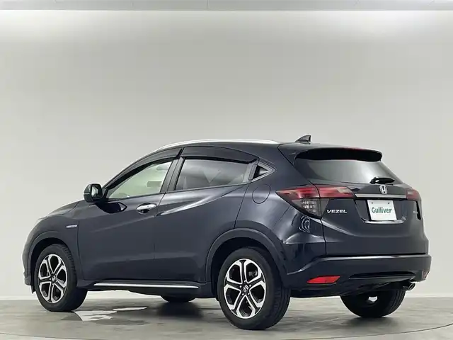 ホンダ ヴェゼル ハイブリッド Z ホンダセンシング 埼玉県 2018(平30)年 4.5万km ミッドナイトブルービームM ホンダセンシング　純正７インチナビ　フルセグＴＶ　Ｂｌｕｅｔｏｏｔｈ　バックカメラ　ブラックハーフレザーシート　前席シートヒーター　革巻きステアリング　パドルシフト　ビルトインＥＴＣ　ドラレコ