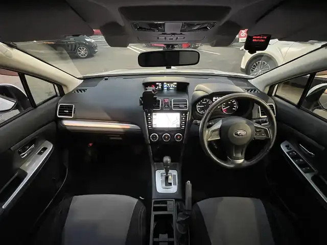 スバル インプレッサ スポーツ 2．0i アイサイト 宮城県 2015(平27)年 5.1万km クリスタルホワイトP 登録時走行距離50500km/純正SDナビ/FM・AM・Bluetooth・フルセグTV・CD・DVD/ETC/クルーズコントロール/全方位ドライブレコーダー/バックカメラ/デュアルエアコン/パドルシフト/レーンキープアシスト/衝突軽減システム/純正フロアマット/純正アルミホイール/純正ナンバーフレーム/スマホホルダー/フォグランプ/ウインカーミラー/ドアバイザー