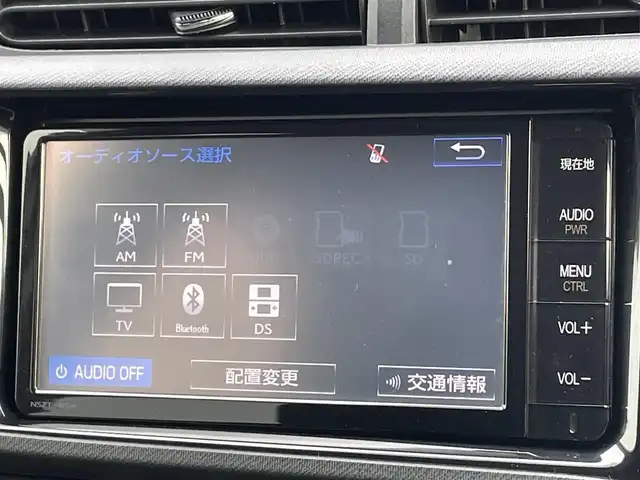 トヨタ アクア G G’s 埼玉県 2015(平27)年 10.7万km シルバーM (株)IDOMが運営する【じしゃロン鳩ヶ谷店】の自社ローン専用車両になりますこちらは現金またはオートローンご利用時の価格です。自社ローンご希望の方は別途その旨お申付け下さい/登録時106342km/G’s専用装備/　・フロントバンパー/　・（専用クリアターンランプ内蔵/スモークメッキ加飾）/　・サイドマッドガード/　・リヤバンパー（スモークメッキ加飾）/　・フェンダーガーニッシュ（HYBRIDロゴ・G’sロゴ付）/　・エンブレム（バックドア）/　・LEDイルミネーションビーム（コンソールスイッチ付）/　・フロントスポーティシート/純正SDナビ（NSZT-W64）/　・AM/FM/CD/MSV(SD)/BT/フルセグTV/バックカメラ/ＥＴＣ/プッシュスタート/スマートキーx2/純正17インチアルミホイール/社外マフラー（GANADOR　Pasion　Evolition）/ＬＥＤヘッドライト/　・オートライト/フォグランプ/革巻きステアリング/電動格納式オートウィンカーミラー/ドアバイザー/G’s専用フロアマット