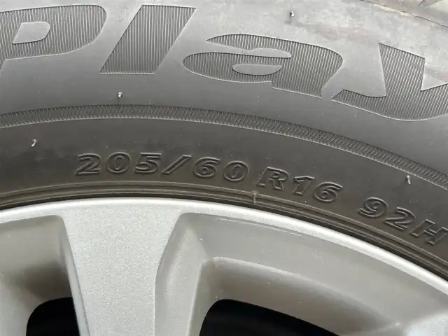 トヨタ ノア ハイブリッド S－G 群馬県 2023(令5)年 4.6万km メタルストリームM マルチインフォメーションディスプレイ/CD・DVD・USB・BT/フルセグTV・Miracast/両側パワースライドドア/バックカメラ/ビルトインETC/前席シートヒーター/追従クルーズコントロール/ワイパーデアイサー/横滑り防止装置/レーンキープアシスト/衝突軽減ブレーキ/アイドリングストップ/取説・保証書/スペアキー