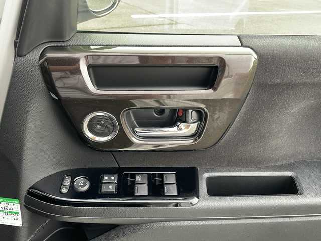 ホンダ Ｎ ＢＯＸ カスタム G L ホンダセンシング 福岡県 2018(平30)年 3.3万km プラチナホワイトパール 社外７インチナビ/バックカメラ/フルセグＴＶ/DVD再生機能有/Bluetooth/ＥＴＣ/オートクルーズコントロール/ドラレコ/社外フロアマット/サイドバイザー/ＬＥＤヘッドライト/スペアキー/片側パワースライドドア