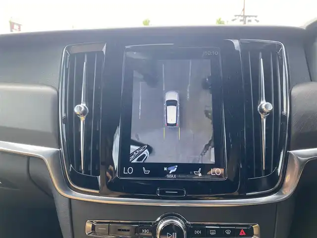 ボルボ Ｖ９０ クロスカントリー T6 AWD サマム 福岡県 2017(平29)年 5.7万km パール ・アクティブクルーズコントロール/・純正ナビ／ＢＴ／ＵＳＢ／ｃａｒｐｌａｙ/・全方位カメラ/・白革シート／シートヒーター／エアシート/・ドライブレコーダー/・フルセグ/・ＥＴＣ/・純正２０ＡＷ/・ステアリングヒーター/・自動駐車システム/・スペアキー/・保証書/・取扱説明書