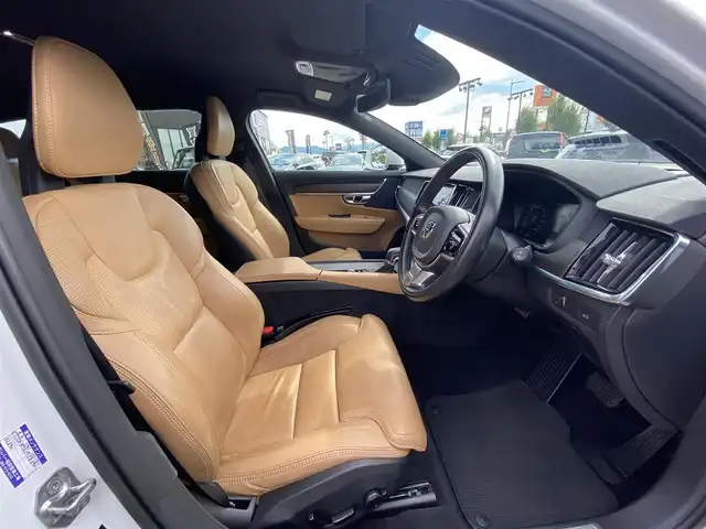 ボルボ Ｖ９０ クロスカントリー T6 AWD サマム 福岡県 2017(平29)年 5.7万km パール ・アクティブクルーズコントロール/・純正ナビ／ＢＴ／ＵＳＢ／ｃａｒｐｌａｙ/・全方位カメラ/・白革シート／シートヒーター／エアシート/・ドライブレコーダー/・フルセグ/・ＥＴＣ/・純正２０ＡＷ/・ステアリングヒーター/・自動駐車システム/・スペアキー/・保証書/・取扱説明書