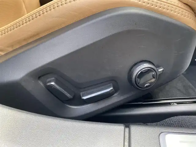ボルボ Ｖ９０ クロスカントリー T6 AWD サマム 福岡県 2017(平29)年 5.7万km パール ・アクティブクルーズコントロール/・純正ナビ／ＢＴ／ＵＳＢ／ｃａｒｐｌａｙ/・全方位カメラ/・白革シート／シートヒーター／エアシート/・ドライブレコーダー/・フルセグ/・ＥＴＣ/・純正２０ＡＷ/・ステアリングヒーター/・自動駐車システム/・スペアキー/・保証書/・取扱説明書