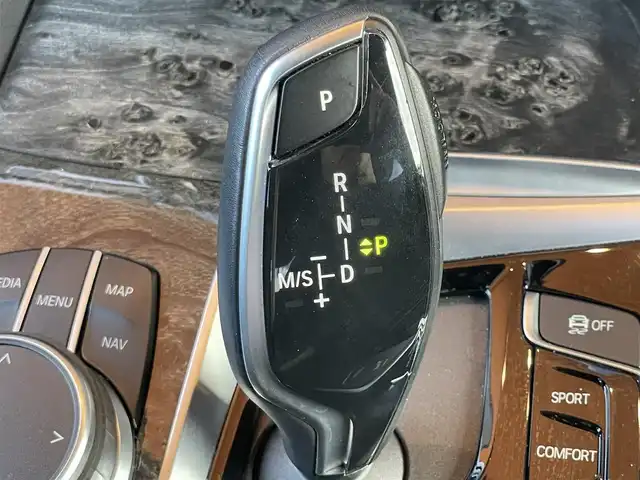 ＢＭＷ ５２３ｄ xDrive Mスピリット 鹿児島県 2020(令2)年 6.8万km 白 禁煙車/ワンオーナー/純正ナビ/Bluetooth/4WD/全周囲カメラ/前後ドライブレコーダー/純正フロアマット/純正18インチアルミホイール/黒本革シート/パワーシート