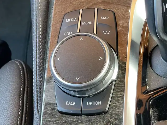 ＢＭＷ ５２３ｄ xDrive Mスピリット 鹿児島県 2020(令2)年 6.8万km 白 禁煙車/ワンオーナー/純正ナビ/Bluetooth/4WD/全周囲カメラ/前後ドライブレコーダー/純正フロアマット/純正18インチアルミホイール/黒本革シート/パワーシート