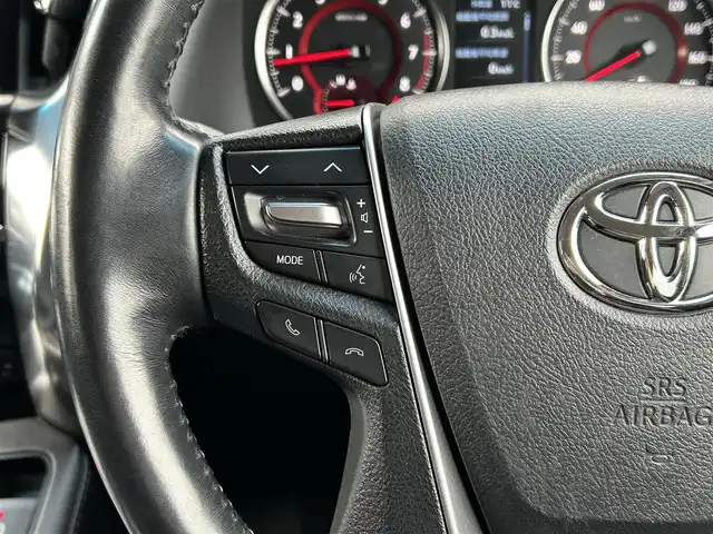 トヨタ アルファード S Cパッケージ 道東・釧路十勝 2019(令1)年 7.9万km ホワイトパールクリスタルシャイン 4WD/Toyota Safety Sense/・PCS（プリクラッシュセーフティ）/・緊急時操舵支援/・レーンディパーチャーアラート/・ロードサインアシスト/・ドライバー異常時対応システム/・プロアクティブドライビングアシスト/・オートマチックハイビーム/・アダプティブハイビームシステム/・レーダークルーズコントロール/　・先行車発進告知機能/純正ディーラーOPメモリナビ/(CD/DVD/BT)/バックカメラ/両側パワースライドドア/パワーバックドア/クルーズコントロール/LEDオートライト/LEDフォグランプ/革シート/シートヒーター/パワーシート/エアシート/シートメモリ/純正18インチメモリナビ/純正ドライブレコーダー/純正室内カーテンセット/ステアリングヒーター/ステアリングスイッチ/電動オットマン/オートエアコン/アイドリングストップ/100V充電/電動化駆動ミラー/デジタルインナーミラー/スマートキー/ETC2.0/保証書/取扱説明書