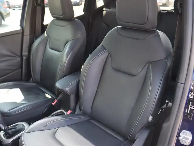 クライスラー・ジープ ジープ レネゲード リミテッド 宮城県 2017(平29)年 4.6万km 青 サンルーフ/ルーフレール/レザーシート/シートヒーター/パワーシート/LEDヘッドライト/フォグランプ/純正１７インチAW/ステアリングヒーター/バックカメラ/ドライブレコーダー前後/レーンキープアシスト/BSM/フルセグテレビ/アイドリングストップ/ウィンカーミラー/クルーズコントロール/プッシュスタート/ETC
