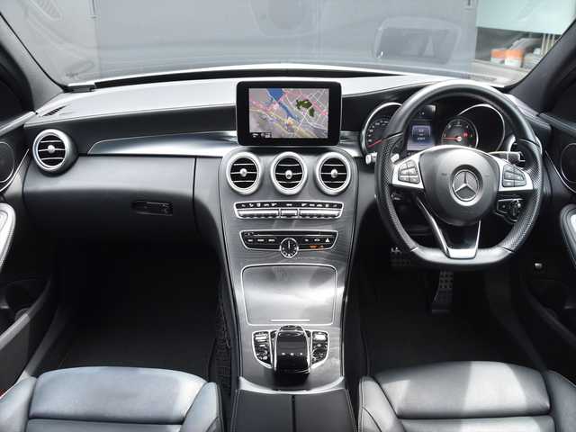 メルセデス・ベンツ Ｃ２２０ｄ アバンギャルド　AMGライン 和歌山県 2015(平27)年 5.8万km ポーラホワイト レザーエクスクルーシブパッケージ/レーダーセーフティ/キーレスゴー/アンビエントライト/エアサス/パドルシフト/LEDライト/黒革/シートヒーター/HUD/オートテールゲート/ナビ/バックカメラ/TV/BTオーディオ/パワーシート/シートヒーター/ETC
