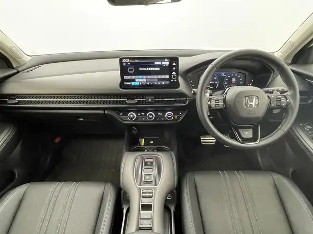 ホンダ ＺＲ－Ｖ ハイブリッド e:HEV Z 熊本県 2024(令6)年 1.9万km プラチナホワイトパール 純正ナビ　/全周囲カメラ　/前後ドライブレコーダー　/ビルトインＥＴＣ２．０　/前後クリアランスソナー　/前席シートヒーター　/前席パワーシート　/パワーバックドア　/ステアリングヒーター　/ホンダセンシング/・路外逸脱制御機能/・ブラインドスポットモニター/・踏み間違い軽減システム/・衝突軽減ブレーキ/・レーダークルーズコントロール/・レーンキープアシスト/横滑り防止/ダウンヒルアシスト/社外ゴムフロアマット/純正１８インチAW/オートライト/LEDヘッドライト/フォグライト/スマートキー/プッシュスタート/保証書