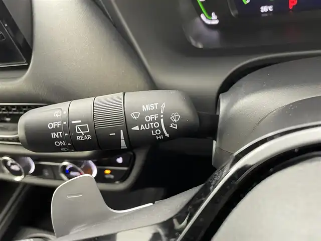 ホンダ ＺＲ－Ｖ ハイブリッド e:HEV Z 熊本県 2024(令6)年 1.9万km プラチナホワイトパール 純正ナビ　/全周囲カメラ　/前後ドライブレコーダー　/ビルトインＥＴＣ２．０　/前後クリアランスソナー　/前席シートヒーター　/前席パワーシート　/パワーバックドア　/ステアリングヒーター　/ホンダセンシング/・路外逸脱制御機能/・ブラインドスポットモニター/・踏み間違い軽減システム/・衝突軽減ブレーキ/・レーダークルーズコントロール/・レーンキープアシスト/横滑り防止/ダウンヒルアシスト/社外ゴムフロアマット/純正１８インチAW/オートライト/LEDヘッドライト/フォグライト/スマートキー/プッシュスタート/保証書