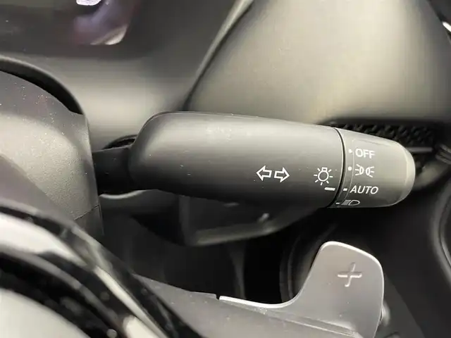 ホンダ ＺＲ－Ｖ ハイブリッド e:HEV Z 熊本県 2024(令6)年 1.9万km プラチナホワイトパール 純正ナビ　/全周囲カメラ　/前後ドライブレコーダー　/ビルトインＥＴＣ２．０　/前後クリアランスソナー　/前席シートヒーター　/前席パワーシート　/パワーバックドア　/ステアリングヒーター　/ホンダセンシング/・路外逸脱制御機能/・ブラインドスポットモニター/・踏み間違い軽減システム/・衝突軽減ブレーキ/・レーダークルーズコントロール/・レーンキープアシスト/横滑り防止/ダウンヒルアシスト/社外ゴムフロアマット/純正１８インチAW/オートライト/LEDヘッドライト/フォグライト/スマートキー/プッシュスタート/保証書