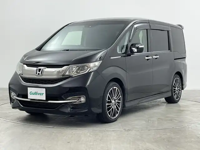 ホンダ ステップワゴン スパーダ クールスピリット 群馬県 2016(平28)年 5.5万km プレミアムスパークルブラックパール １０型ナビ　１２．８型後席モニター　バックカメラ　アダプティブクルーズコントロール　レーンキープアシスト　衝突被害軽減ブレーキ　シートヒーター　両側パワースライドドア　ドライブレコーダー　禁煙車