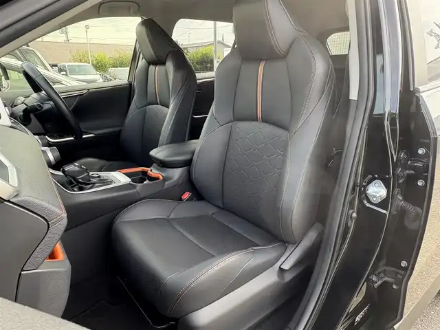 トヨタ ＲＡＶ４ アドベンチャー 山口県 2020(令2)年 4.9万km アティチュードブラックマイカ ワンオーナー/4WD/9型ディスプレイオーディオ/フルセグTV BT Miracast/バックカメラ/黒レザーシート/冷暖エアシート/パワーシート/ビルトインETC/スマートキー 2個/衝突被害軽減ブレーキ/レーダークルーズコントロール/レーンアシスト/ブラインドスポットモニタ/オートマチックハイビーム/LEDオートヘッドライト/フォグライト/コーナーセンサー/前後ドラレコ/19インチアルミホイール/ステアリングヒーター/ステアリングリモコン/W サイド カーテン ニー エアバッグ/保証書 取説/禁煙車