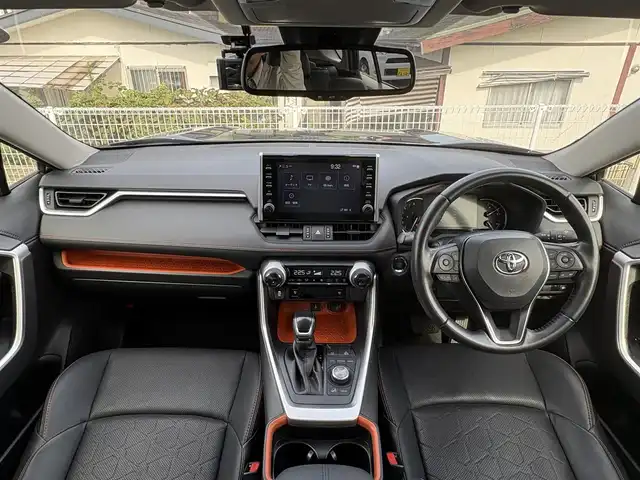 トヨタ ＲＡＶ４ アドベンチャー 山口県 2020(令2)年 4.9万km アティチュードブラックマイカ ワンオーナー/4WD/9型ディスプレイオーディオ/フルセグTV BT Miracast/バックカメラ/黒レザーシート/冷暖エアシート/パワーシート/ビルトインETC/スマートキー 2個/衝突被害軽減ブレーキ/レーダークルーズコントロール/レーンアシスト/ブラインドスポットモニタ/オートマチックハイビーム/LEDオートヘッドライト/フォグライト/コーナーセンサー/前後ドラレコ/19インチアルミホイール/ステアリングヒーター/ステアリングリモコン/W サイド カーテン ニー エアバッグ/保証書 取説/禁煙車