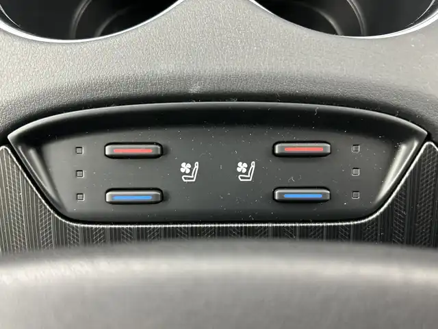 トヨタ ハリアー Z レザーパッケージ 愛知県 2024(令6)年 0.2万km ブラック 禁煙車/純正12.3インチナビ/（AM/FM/Bluetooth/USB/フルセグTV)/JBLプレミアムサウンド/全方位カメラ/トヨタセーフティセンス/・プリクラッシュセーフティ/・レーントレーシングアシスト/・パーキングサポートブレーキ/・パーキングセンサー/・オートマチックハイビーム/・レーダークルーズコントロール/・ブラインドスポットモニター/・ロードサインアシスト/ヘッドアップディスプレイ/デジタルインナーミラー/ETC2.0/ドライブレコーダー/レザーシート/シートヒーター/シートベンチレーション/パワーシート/メモリシート/革巻きステアリング/ステアリングヒーター/パワーバックドア/純正19インチアルミホイール/スマートキー/プッシュスタート/LEDヘッドライト/フロントフォグランプ/オートライト/純正フロアマット/横滑り防止装置/電子パーキングブレーキ/オートホールド/電動格納ミラー