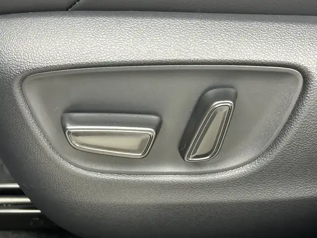 トヨタ ハリアー Z レザーパッケージ 愛知県 2024(令6)年 0.2万km ブラック 禁煙車/純正12.3インチナビ/（AM/FM/Bluetooth/USB/フルセグTV)/JBLプレミアムサウンド/全方位カメラ/トヨタセーフティセンス/・プリクラッシュセーフティ/・レーントレーシングアシスト/・パーキングサポートブレーキ/・パーキングセンサー/・オートマチックハイビーム/・レーダークルーズコントロール/・ブラインドスポットモニター/・ロードサインアシスト/ヘッドアップディスプレイ/デジタルインナーミラー/ETC2.0/ドライブレコーダー/レザーシート/シートヒーター/シートベンチレーション/パワーシート/メモリシート/革巻きステアリング/ステアリングヒーター/パワーバックドア/純正19インチアルミホイール/スマートキー/プッシュスタート/LEDヘッドライト/フロントフォグランプ/オートライト/純正フロアマット/横滑り防止装置/電子パーキングブレーキ/オートホールド/電動格納ミラー