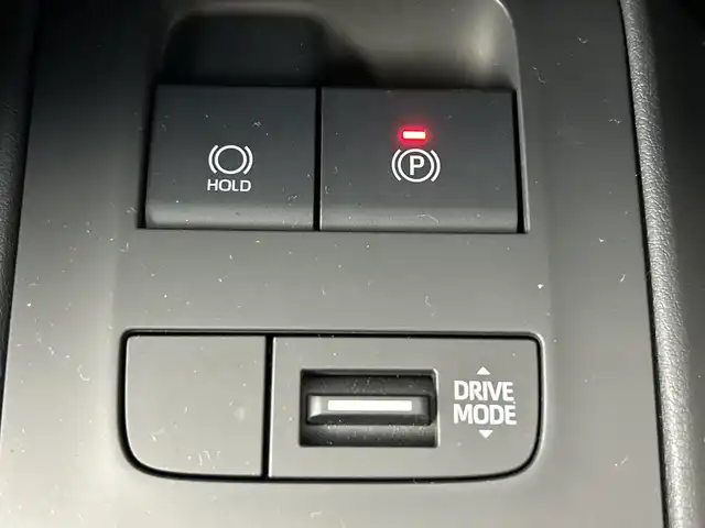 トヨタ ハリアー Z レザーパッケージ 愛知県 2024(令6)年 0.2万km ブラック 禁煙車/純正12.3インチナビ/（AM/FM/Bluetooth/USB/フルセグTV)/JBLプレミアムサウンド/全方位カメラ/トヨタセーフティセンス/・プリクラッシュセーフティ/・レーントレーシングアシスト/・パーキングサポートブレーキ/・パーキングセンサー/・オートマチックハイビーム/・レーダークルーズコントロール/・ブラインドスポットモニター/・ロードサインアシスト/ヘッドアップディスプレイ/デジタルインナーミラー/ETC2.0/ドライブレコーダー/レザーシート/シートヒーター/シートベンチレーション/パワーシート/メモリシート/革巻きステアリング/ステアリングヒーター/パワーバックドア/純正19インチアルミホイール/スマートキー/プッシュスタート/LEDヘッドライト/フロントフォグランプ/オートライト/純正フロアマット/横滑り防止装置/電子パーキングブレーキ/オートホールド/電動格納ミラー