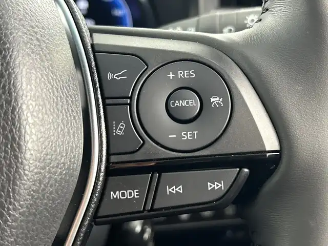 トヨタ ハリアー Z レザーパッケージ 愛知県 2024(令6)年 0.2万km ブラック 禁煙車/純正12.3インチナビ/（AM/FM/Bluetooth/USB/フルセグTV)/JBLプレミアムサウンド/全方位カメラ/トヨタセーフティセンス/・プリクラッシュセーフティ/・レーントレーシングアシスト/・パーキングサポートブレーキ/・パーキングセンサー/・オートマチックハイビーム/・レーダークルーズコントロール/・ブラインドスポットモニター/・ロードサインアシスト/ヘッドアップディスプレイ/デジタルインナーミラー/ETC2.0/ドライブレコーダー/レザーシート/シートヒーター/シートベンチレーション/パワーシート/メモリシート/革巻きステアリング/ステアリングヒーター/パワーバックドア/純正19インチアルミホイール/スマートキー/プッシュスタート/LEDヘッドライト/フロントフォグランプ/オートライト/純正フロアマット/横滑り防止装置/電子パーキングブレーキ/オートホールド/電動格納ミラー