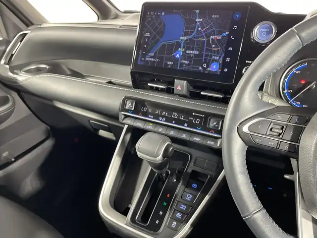 トヨタ ノア ハイブリッド S－Z 福岡県 2022(令4)年 4.6万km アティチュードブラックマイカ 禁煙車純正10型SDナビ（フルセグTV/BT/AM/FM）バックモニタートヨタセーフティーレーダークルコン電動リアゲートシートヒーターコーナーセンサーETCドラレコ両側パワスラオットマンハーフレザーシート