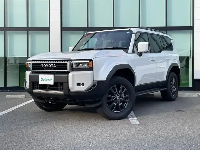 トヨタ ランドクルーザー ２５０ VX 和歌山県 2024(令6)年 0.4万km プラチナホワイトパールマイカ 純正12.3インチナビ/全方位カメラ/フルセグTV/BT/HDMI/衝突被害軽減ブレーキ/レーダークルーズコントロール/レーンキープアシスト/オートライト/前後コーナーセンサー/ブラインドスポットモニター/サンルーフ/デジタルインナーミラー/ビルトインETC2.0/純正ドラレコ/前席/・シートベンチレーション/・シートヒーター/・パワーシート/電動リアゲート/ルーフレール/ステアリングリモコン/LEDヘッドライト/フォグランプ