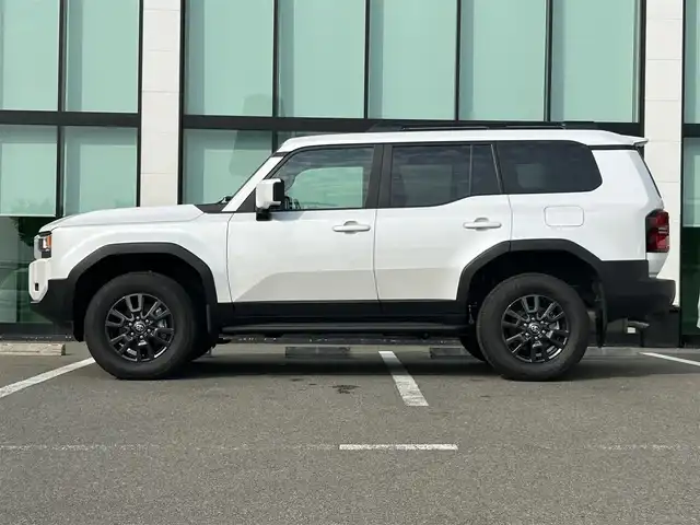 トヨタ ランドクルーザー ２５０ VX 和歌山県 2024(令6)年 0.4万km プラチナホワイトパールマイカ 純正12.3インチナビ/全方位カメラ/フルセグTV/BT/HDMI/衝突被害軽減ブレーキ/レーダークルーズコントロール/レーンキープアシスト/オートライト/前後コーナーセンサー/ブラインドスポットモニター/サンルーフ/デジタルインナーミラー/ビルトインETC2.0/純正ドラレコ/前席/・シートベンチレーション/・シートヒーター/・パワーシート/電動リアゲート/ルーフレール/ステアリングリモコン/LEDヘッドライト/フォグランプ